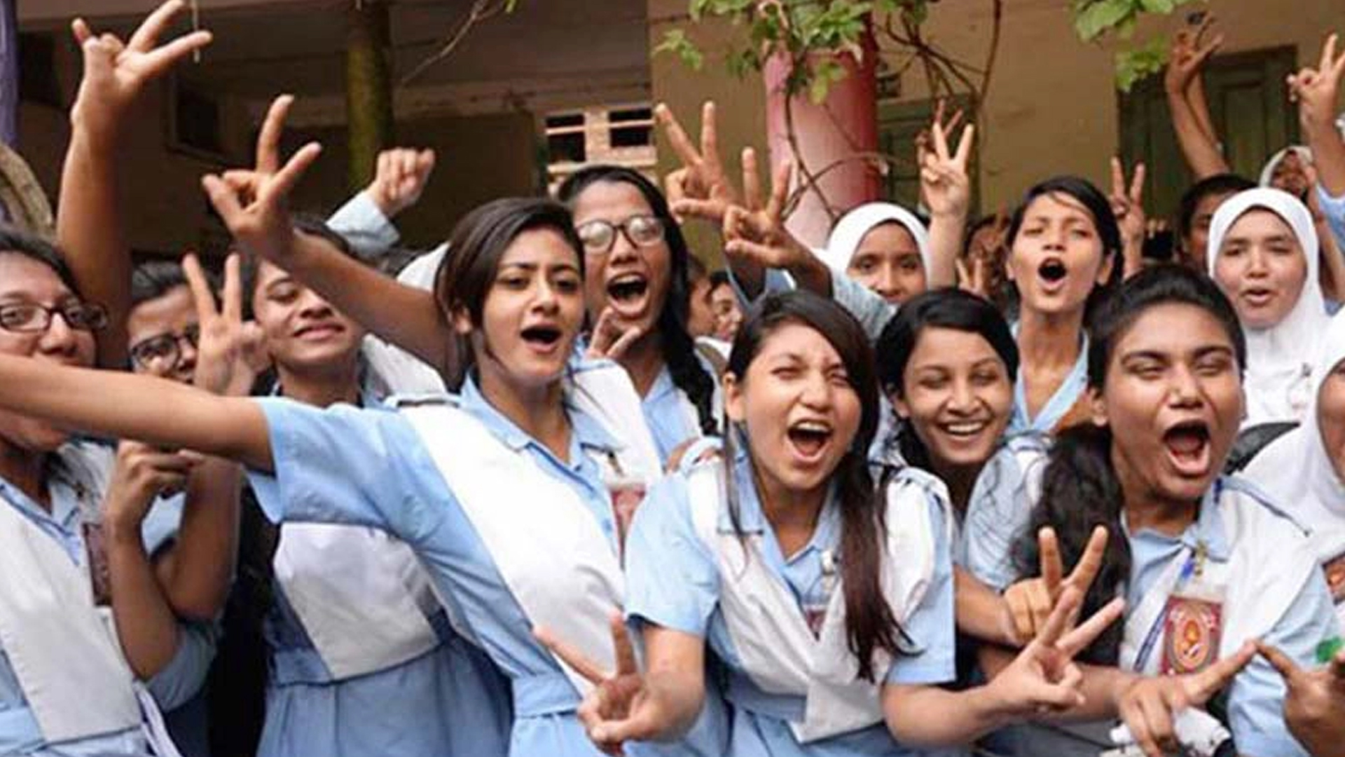 এইচএসসি পরীক্ষায় কোন বোর্ড এগিয়ে, পিছিয়ে যে বোর্ড